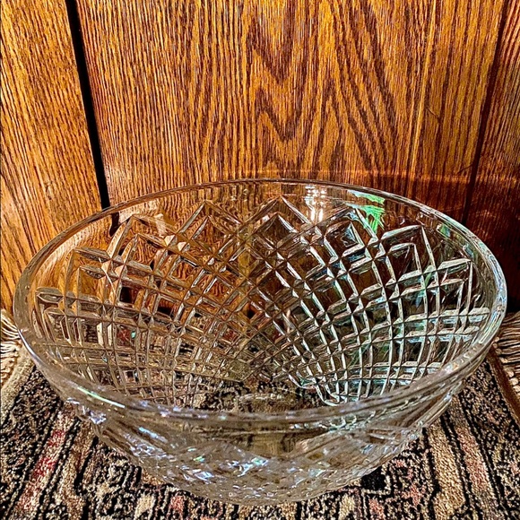 Tiffany & Co. Diamond Cut Crystal 10” bowl centerpiece gifting entertaining - Picture 3 of 10